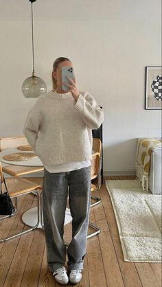 Winter Going Out Outfits, Mantel Outfit, Looks Adidas, 00s Mode, Pullovers Outfit, Winter Outfits Aesthetic, Skandinavian Fashion, Chique Outfits, Outfit Inspo Casual