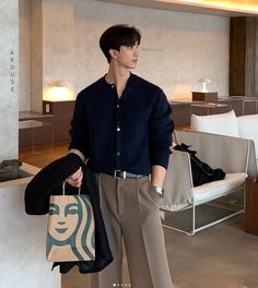 Korean Business Fashion Men, Casual Formal Outfit Men Korean, Ceo Outfit Men, Casual Night Out Outfit Men, Ceo Aesthetic Men Korean, Korean Male Outfits, Clean Guy Outfits Korean, Black Polo Outfit Men Korean, Korean Men All Black Outfit