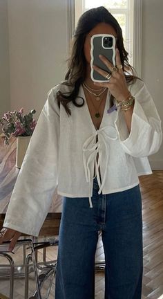 Size 10 Fall Fashion, White Flowy Blouse Outfits, Girly Top Outfit, Cream Button Up Outfit, Farmhouse Outfit Aesthetic, Coastal Aesthetic Fashion, Dainty Tops Aesthetic, Italian Local Fashion, Italy Inspired Outfits Fall