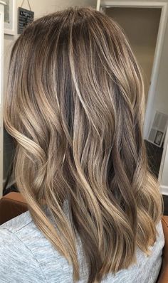 Venus Of Willendorf, Brunette Hair With Highlights, Dirty Blonde Hair, Brown Hair With Blonde Highlights, Brown Hair Balayage, Dark Blonde Hair, Blonde Hair Inspiration, Hair Braiding, Brown Blonde Hair