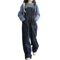 Make a statement with our loose navy women's denim dungaree from the 2023 Spring-Summer Collection! Offering a unique blend of edgy style. dark wash. and a slouchy silhouette. this jumpsuit is perfect for the fashion fashionista looking to make a classic impression.Why You'll Fall In LoveThis jumpsuit is patterned to make you stand out in the crowd. Its dark wash and slouchy silhouette add a touch of laid-back style. while the intricate printed prints guarantee a vibrant and sophisticated look. Navy Blue Overalls Outfit, Baggy Overalls Outfit, Baggy Dungarees, Dungaree Outfit, Baggy Overalls, Denim Dungaree, Girly Pop, Blue Overalls, Overalls Outfit