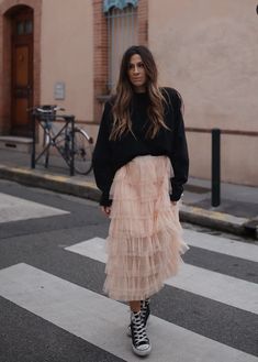 Tule Skirt Outfit Casual Long, Tulle Maxi Skirt Outfit Casual, Long Pink Tulle Skirt Outfit, Sheer Tulle Skirt Outfit, Tool Skirt Outfit Black, Tulle Skirt Casual Outfit, Tulle Long Skirt Outfit, Ruffle Tulle Skirt Outfit, Tan Tulle Skirt Outfits