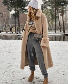 Lydia Tomlinson, Walking In A Winter Wonderland, Street Style Fall Winter, Manchester City Centre, Classy Style