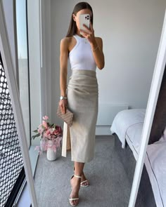 10 Biggest Spring Trends To Get Excited About Beige Pencil Skirt, Spring Trends, Work Attire, Spring Outfits Casual, Spring Outfit