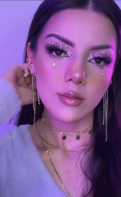 Euphoria Glitter Outfits, Easy Halloween Makeup Ideas With Rhinestones, Make Up Con Strass, Dreamstate Rave Outfit, Edm Makeup Ideas, Birthday Party Makeup Looks, Make Up With Rhinestones