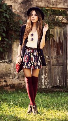 thigh-high knit socks are a must Cute Hipster Outfits, Dating Outfit, Aztec Print Skirt, Shop Street, Summer Grunge, Look Boho Chic, Navy Blue Coat, Shop Poster, Diet Breakfast