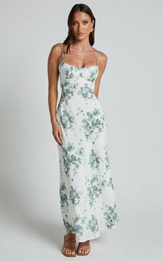 Graduation Guest Outfit Ideas: Find the Perfect Look for the Occasion Green And White Dress Outfit, Green And White Dresses, Proposal Outfit Ideas, Green White Outfit, Floral Spring Dresses, Charleston Itinerary, Prom Dress Inspiration