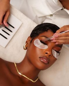 Lash Extensions Business Aesthetic, Lash Technician Aesthetic, Brow Lamination Aesthetic, Aesthetician Photoshoot, Lash Photoshoot Ideas, Lash Business Aesthetic, Lash Artist Aesthetic, God Vision Board, Esthetician Rooms