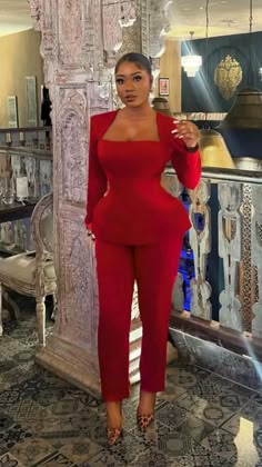 Red is such as a beautiful color Classy Style Outfits, African Head Dress, Cute Professional Outfits, Neat Casual Outfits, Red Outfits, Modest Dresses Fashion, Chic Dress Classy