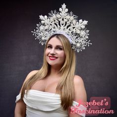 Frostine - Large glittered and crystal clear jeweled crown comprised of many large and dainty snowflakes dripping with sparkles.  Perfect for any Ice Queen costume! Princess Headdress, Ice Queen Costume, Crown Fairy, Winter Queen, Party Headband, Queen Costume, Dapper Day, Cocktail Hat, Queen Crown