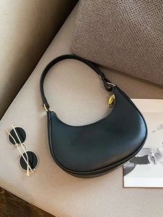 Minimalist Baguette Bag | SHEIN USA Cute Black Shoulder Bag, Black Bag Aesthetic, Basic Bags, Shein Bags, Shoulder Bag Aesthetic, Small Black Bag, Black Hand Bag