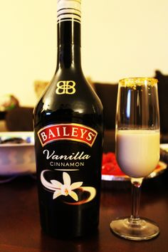 "Rich & Famous" Recipe: Baileys Vanilla Cinnamon + CIROC Amaretto #cocktails #drinks #bvc #glamourshot #glambaileys Cinnamon Drinks, Ciroc Drinks, Baileys Drinks, Flavored Ice Cubes, Gourmet Box, Cocktail Appetizers, Happy Hour Cocktails, Cream Liqueur, Famous Recipe