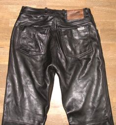 Vanucci Women's Leather Jeans / Motorcycle Leather Pants in Black Size 38 The description of this item has been automatically translated. If you have any questions, please feel free to contact us. (3573/150) Black leather jeans made from genuine smooth leather, in lt. Label women's size 38 to buy. May also fit size. 40. Please note the measurements: waist circumference approx. 74cm, hip circumference approx. up to 100cm, outer length approx. 110cm, inside leg length approx. 83cm. Condition: worn and in good condition, see pictures below. Great for leather lady, pillion biker scene etc. Grab it - it's definitely worth it!!! COMBINED SHIPPING IS OFFERED! ALSO SEE MY OTHER ITEMS ON EBAY WITH MANY LEATHER PANTS OR LEATHER JEANS!!! INTERNATIONAL BIDDERS FOR THIS LEATHER PANTS / CUIR PANTALON / Leather Pants Biker Women, Leather Biker Trousers, Fitted Leather Biker Pants For Motorcycling, Motorcyle Black Leather Pants, Black Leather Jeans, Black Full-length Biker Leather Pants, Motorcycle Leather, Motorcycle Style