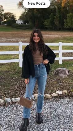 Midsize Millenial Fashion, Brewery Outfit Winter, Asheville Outfits, Fall Bonfire Outfit, Nice Dinner Outfits Winter, Sandwich Outfit, Womens Preppy Outfits, Everyday Outfits Winter, Casual Bar Outfits