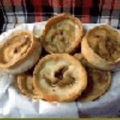 Scottish Meat Pie Scottish Meat Pie, Scottish Meat Pie Recipe, Vegetable Pies, Scottish Traditions, Chili With Beans, Scottish Dishes, Meat Pie Recipe, Scottish Food