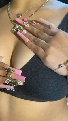 Bad Latina Aesthetic, Copy And Paste Latina Eyelashes, Latina Baddie Instagram Posts, Latina Meme, Latina Gf Memes, Acrylic Nails Nude, Black Hair Dye, Belly Piercing Jewelry, Long Acrylic Nail Designs