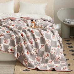 44181455863971 Kawaii Bee, Bee Pattern, W Hotel, Nap Blanket, Cozy Throw Blanket, Green Lifestyle, Sofa Blanket, Wearable Blanket, A Blanket