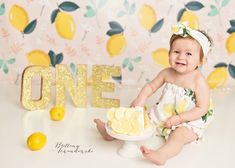 Lemon First Birthday Photos, Lemon Cake Smash Photos, Lemon Smash Cake, Cake Smash Theme, 1st Birthday Pictures, Baby Birthday Party Girl