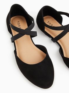 Wide Shoes For Women, Declutter Your Closet, Extra Wide Shoes, Wide Width Sandals, Business Casual Shoes, Black Flats Shoes, Flat Dress Shoes, Cute Flats, Black Dress Shoes