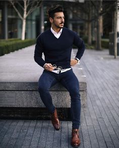 Dinner Outfit Men, Men Work Outfits, Sweater And Jeans, Herren Style, Formal Men Outfit, Formal Mens Fashion, Mens Fashion Smart, Mode Casual, Brown Shoes