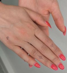 Tiny Stars Finger Tattoo Men Women Stars Finger Tattoo, Finger Tattoo Designs For Men, Finger Tattoos For Men, A Finger Tattoo, 12 Tattoos, Number Tattoos, Vegan Tattoo