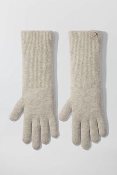 Crafted in exceptionally soft and highly absorbent cashmere, the Cashmere Glove naturally wicks away moisture for total comfort. Featuring foldable ribbed cuffs allowing you to customize the length, these breathable gloves will keep your hands warm on cool days, from walking the dog to running errands. Journey Boots, Quilted Shirt, Cashmere Throw, Cashmere Gloves, Walking The Dog, Mens Parka, Month Gifts, Snow Pants, Cashmere Scarf