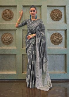 Grey Saree Party Wear, Dark Grey Saree, Grey Color Saree, Saree Party Wear, Eastern Fashion, Grey Saree, Fancy Saree