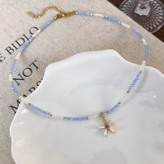 Category: Necklace Material: Artificial Crystal Fashion Element: Flowers Style: Korean Korean Style Crystal Beads Necklace, Seed Necklace, Crystal Fashion, Crystal Bead Necklace, Wear Necklaces, Necklace Blue, Pearl Flower, Style Korean, White Beads