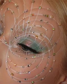 Makeup Tuts, Makeup Tut, Makeup Inspiration, Face Paint, Brain, Beauty Makeup, Hair Makeup, Bee