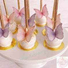 Fairy Cake Pops Cakepops, Dounats Decoration Birthday, Cake Pops Butterfly Theme, Cake Pops With Butterflies, Butterfly Pastel Birthday Party, Butterfly Cakepops Ideas, Butterfly Cakecicles, Cake Pops Butterfly, Butterfly Pretzel Rods