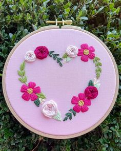 Chunky Embroidery, Embroidery Patterns Easy, Floral Embroidery Patterns, Upcoming Books, Floral Heart, Stitch Flowers, Satin Stitch, Thread Work