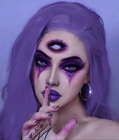 Horror Glam Makeup, Witch Makeup Purple, Halloween Makeup Purple, Purple Makeup Aesthetic, Purple Halloween Makeup, Eye Halloween Makeup, Purple Witch Makeup, Aesthetic Halloween Makeup