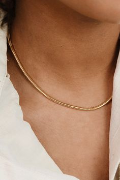 Materials 18k Gold Plated, Brass Length 16" and a 2" extender chain Closure Clasp Bachelorette Party Dress, Champagne Dress, Rehearsal Dinner Dresses, Snake Chain Necklace, Back Necklace, Rehearsal Dress, Maxi Dress Wedding, Multicolor Dress, Chain Anklet