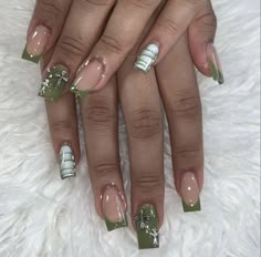 Baddie Nail Art With Rhinestones, Crazy Short Nail Designs, Short Acrylic Nails Designs With Stones, Green Shorties Nails, Back To School Nails Green, Short Green Acrylic Nails Designs, Shorties Nails Green, Short Acrylic Nails Square Green, Short Nails Acrylic Green