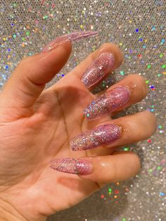 Lilac Gel glitter May Nails Ideas 2023, Nails Ideas Almond, May Nails Ideas, Almond Summer Nails, Nails Ideas 2023, Black Prom Nails, Summer Nails Short, Glamorous Birthday, Blue Prom Nails