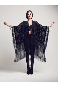 Velvet Fringe Kimono, Velvet Fringe, Mode Hippie, Fringe Kimono, Look Plus Size, Mode Boho, Studio 54