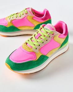 HOFF leather trainers made from neon pink and deep green panels, with a utility feel and contrasting leather and suede details. Logo detailing sits on the tongue, heel and footbed, with white laces and a chunky sole. Each shoe design is inspired by a different city with an iconic print on the sole. Colorful Trainers Outfit, Sporty Neon Low-top Sneakers, Hiking Trainers, Colourful Trainers, Colourful Shoes, Neon Yellow Low-top Sneakers With Cushioned Footbed, Yellow Trainers, Personality Board, Skateboard Ideas