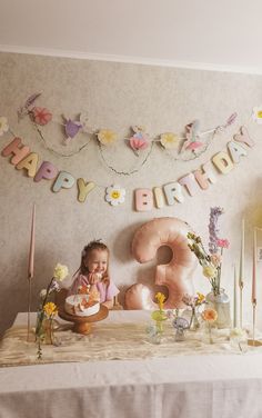 At Home 1st Birthday Party Ideas, 1st Birthday Celebration Ideas, Kids Table Birthday Party, Wild And Three, Birthday Setup At Home, Toddler Girl Birthday Party Ideas, Flower Birthday Theme, Birthday Morning Ideas For Kids, Toddler Birthday Ideas