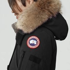 Embodying The Spirit Of Rugged Luxury With A Slim Fit, Hip-Hugging Cut And Fur Hood Trim, The Montebello Parka Heritage Is A Winter Essential. Size Xl But Runs Small More Like A M/L Canada Goose Parka, Canada Goose Women, Canadian Goose, Parka Women, Tricot Fabric, Fur Hood, Winter Essentials, Disney Girls, Canada Goose