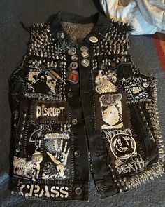 Introducing our Punk Rock Leather Studded Vest - a must-have for fans of edgy fashion! This Vest features a striking combination of Gothic patchwork, Cramps-inspired design, and an opulent Motorhead aesthetic. Perfect for fans of Lemmy and Cannibal Corpse, this outerwear piece is both a tribute to punk rock icons and a bold fashion statement. Key Details: - Eye-catching Suicidal Tendencies patch on the front. - A collection of impressive badges and patches, carefully curated for a punk-inspired Punk Fashion Diy, Patchwork Fashion, Punk Patches, Battle Jacket, Style Vest, Punk Inspiration, Stud Style, Moto Style, Punk Outfits