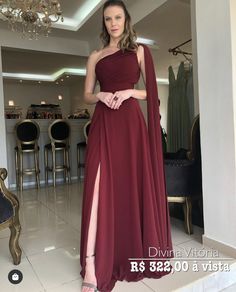 Modern Bridesmaid Dresses Unique, Formal Day Wedding Guest Dress, Sister Of The Bride Dress, Beautiful Gown Designs, Braidsmaid Dresses, Fancy Short Dresses, Gorgeous Bridesmaid Dresses, Bride Dress Simple, One Sleeve Dress