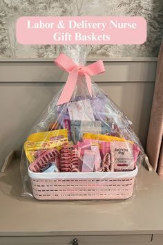 Ever since I was in the hospital with Four, I knew I wanted to bring something special to give to the Labor & Delivery and Postpartum nurses the next time I was delivering a baby. Click to read more about what I put into the baskets! Nurses Basket, Labor Delivery Nurse Gift, Labor Delivery Nurse, Doula Gifts, Creative Gift Baskets