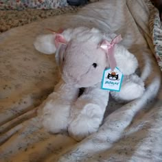 Smudge Lamb Jellycat, Lamb Jellycat, Jellycat Lamb, Jellycat Smudge, Jellycat Plushies, Jam Aesthetic, Aesthetic Floor, Cute Teddies, Pink Wallpaper Aesthetic