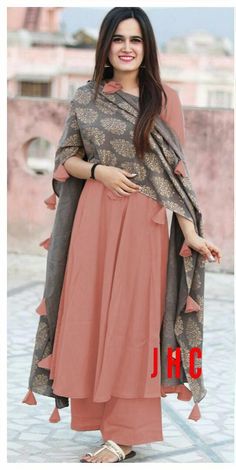 Whatsapp-8617238209 for this Tailer fit designer wear Chique Outfit, Fashion Angels, Nikkah Dress, Pakistani Dresses Casual, Indian Gowns Dresses