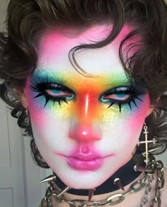 Crazy Make Up Ideas, Creative Art Makeup Looks, Interesting Makeup Ideas, Hyperpop Makeup, Pastel Clowncore Fashion, Cool Face Makeup, Make Up Reference, Artsy Eye Makeup, Extra Makeup Looks