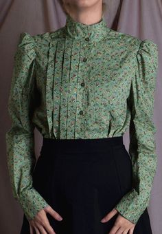 Ladies Blouses, Liberty Print Fabric, Blouse Casual Fashion, Liberty Of London Fabric, Old Fashion Dresses, Stylish Hoodies, Modest Dresses Casual, Country Fashion