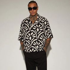 Black And White Geometric Print Mens Shirt. Relaxed-Fit Shirt Features A Lapel Collar And Short Sleeves. Button-Up Front. New With Tags - Two Pieces Unique. Style 5667/140 Material 100% Polyester. Any Questions, Please Ask... Modern Patterned Short Sleeve Tops, Modern Zara Tops For Summer, Zara Black Collared Shirt, Black Casual Shirt With Geometric Pattern, Zara Abstract Print Shirt, Zara Man Shirts, Zara Cotton Button-up Shirt, Zara Floral Print Button-up Top, Minimalist Closet