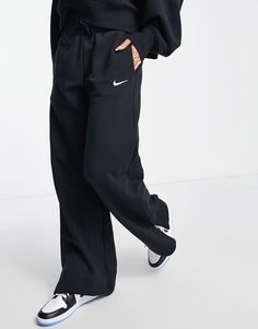 Joggers by Nike Always here for some sweatpants Elasticated drawstring waist Side pockets Nike logo embroidery to thigh Wide leg Fat Outfits, Wide Sweatpants, Nike Phoenix Fleece, Jogging Nike, Air Max 90s, Wide Leg Joggers, Wide Leg Sweatpants, Wide Jeans, Nike Fashion