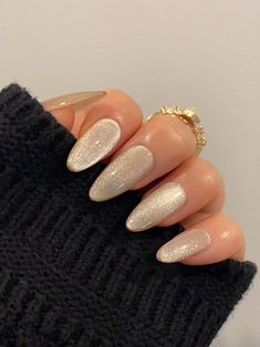 Glazed Champagne cat Eye Effect Premium Nails Essential Nails Reusable Nails Glue on the Nails Salon Quality Nails Ipz34 - Etsy Neutral Cats Eye Nails, Champagne Cateye Nails, Almond Shape New Years Nails, Christmas Nails Metallic, Mew Years Nail Ideas, Winter Christmas Nails Cat Eye, Champagne Shimmer Nails, Sparkly Champagne Nails, December Nail Color Ideas