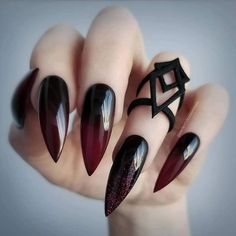 Ongles Goth, Gothic Nails, Stiletto Nails Designs, Almond Acrylic Nails, Nails Polish, Manicure Ideas, Nail Styles